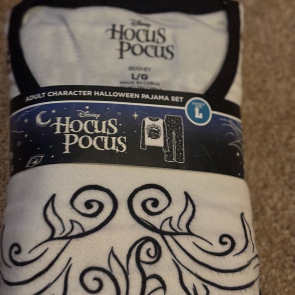 Disney Hocus Pocus Halloween Pajama Set - Black and White - Picture 1 of 7